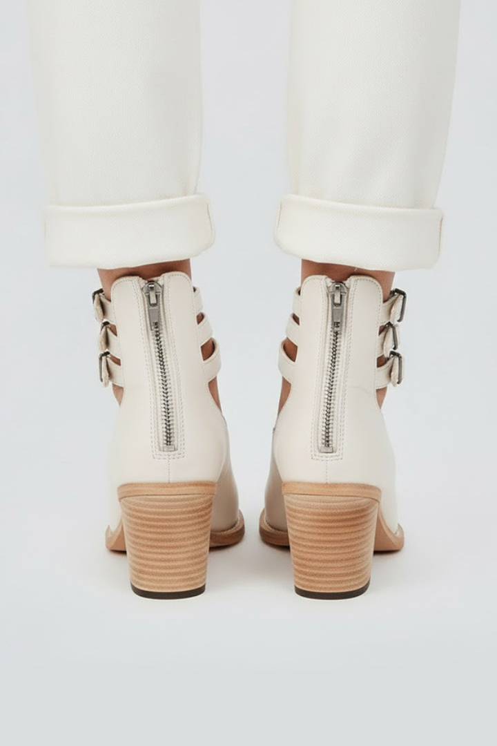 Women’s Heeled Shoes with Straps and Closed Round Toe