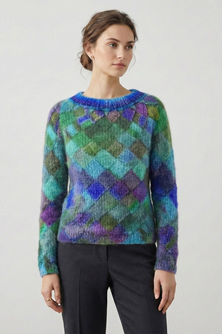 Women’s Crew Neck Sweater with Long Sleeves and Textured Pattern