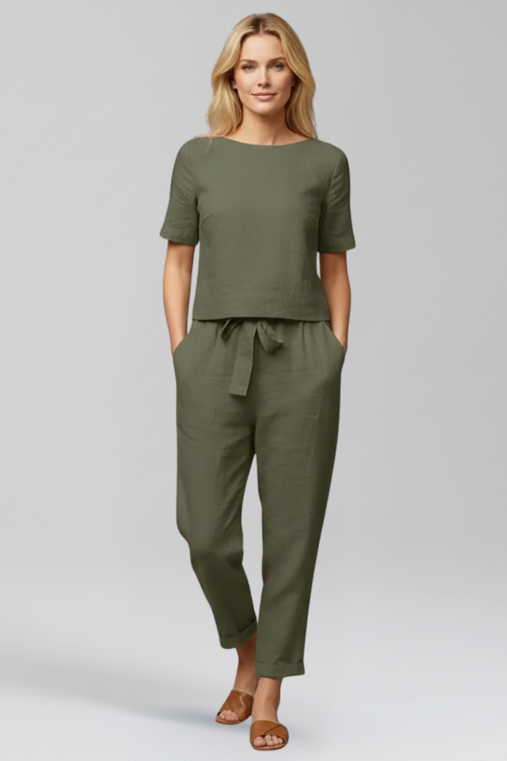 Women’s Jumpsuit with Round Neckline and Side Pockets