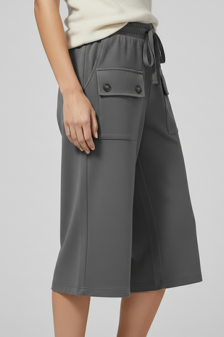 Women’s Knee Length Shorts with Elastic Waist and Pockets