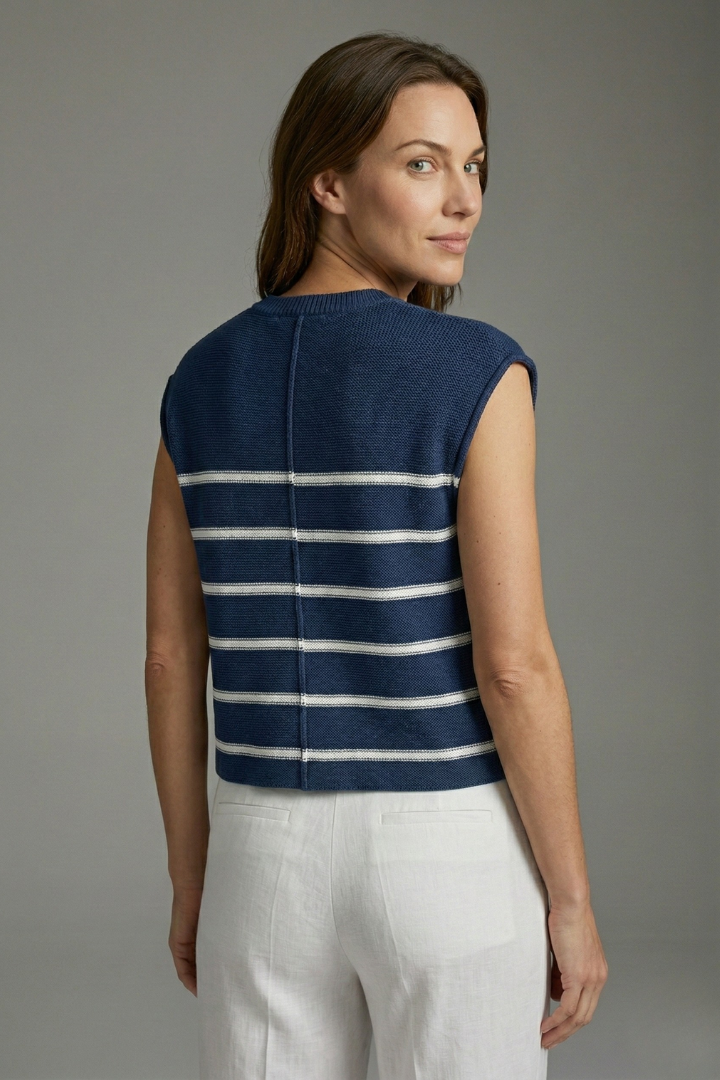 Women’s Knit Top with Round Neck and Striped Pattern