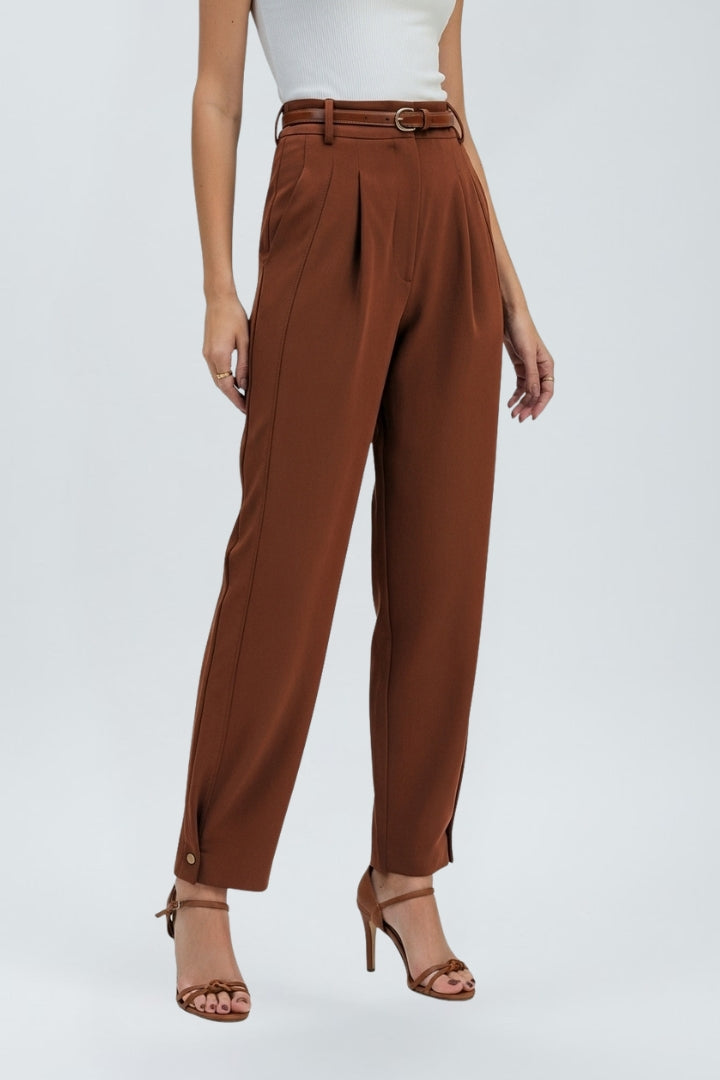 Women’s Pants with High Waist and Tapered Leg