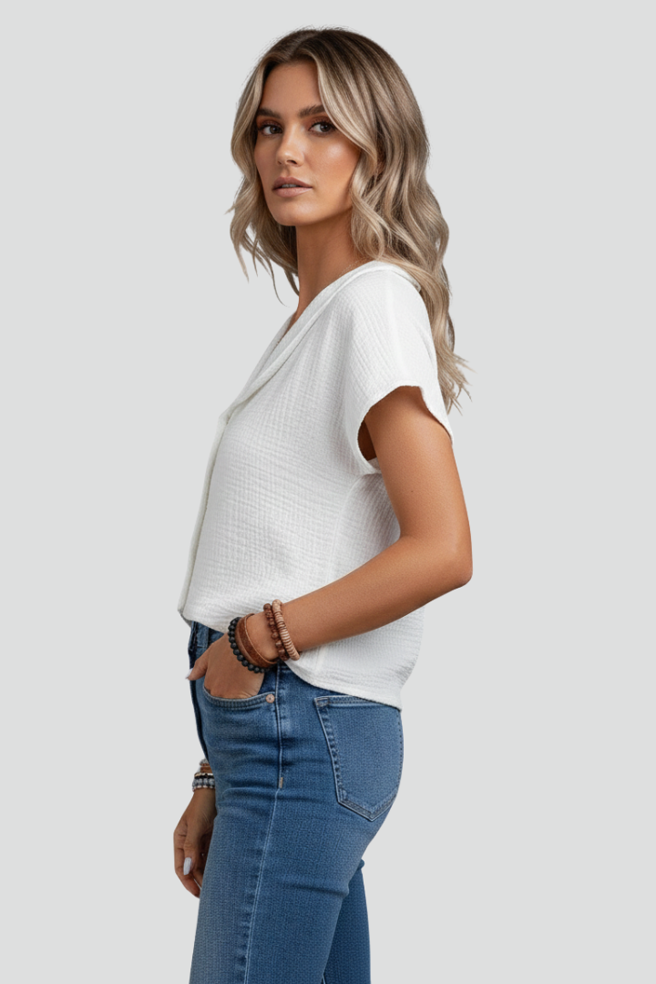 Women’s Short-Sleeve Blouse with Collar and Buttons