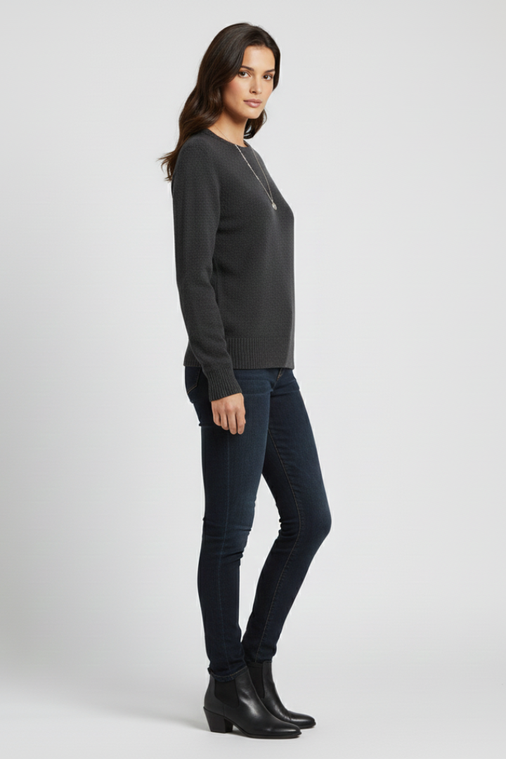 Women’s knitted sweater with round neckline and ribbed hem
