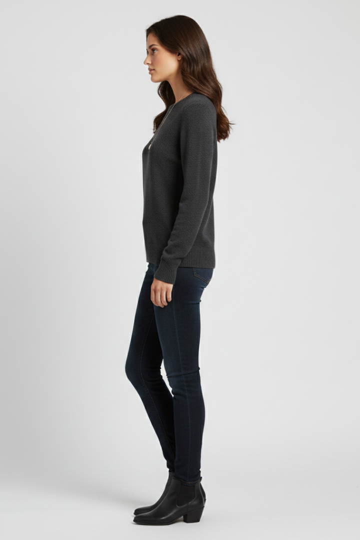 Women’s knitted sweater with round neckline and ribbed hem