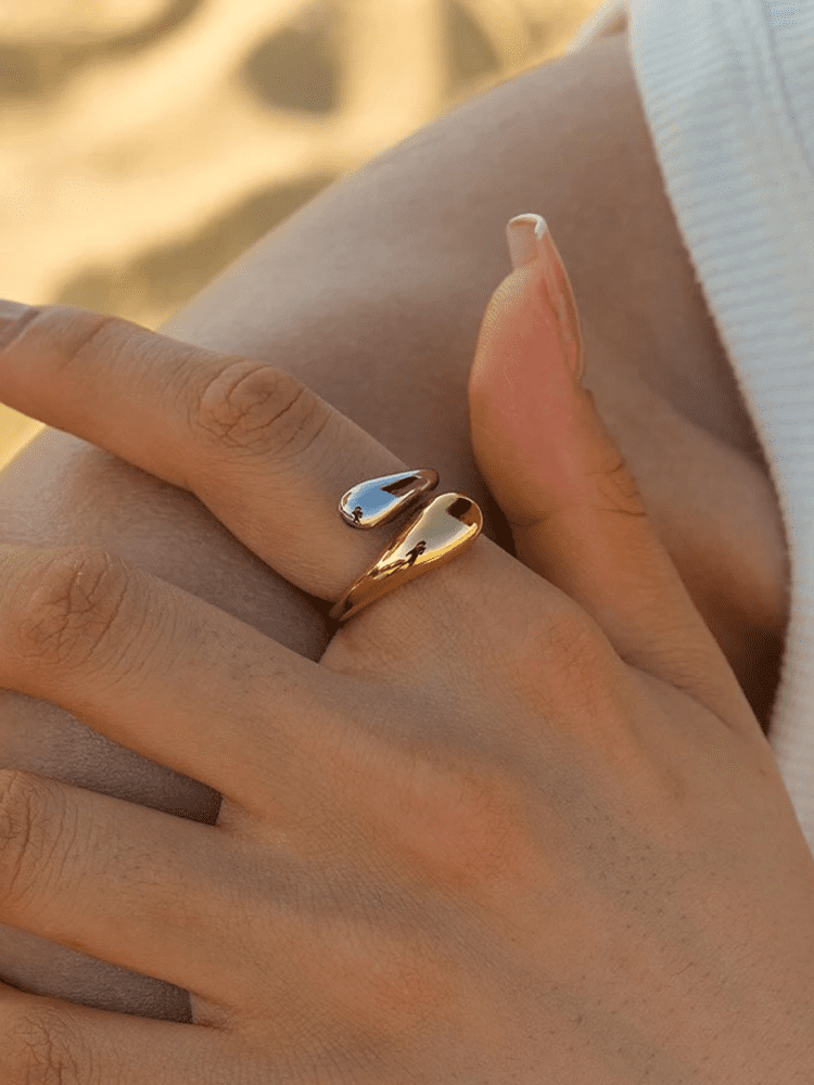 Dual-Tone Droplet Band Ring with Open Design for Women