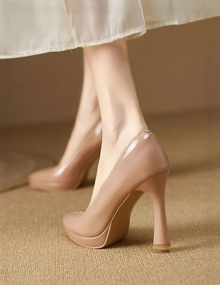 Elegant Mid-height Heels with Padded Footbed