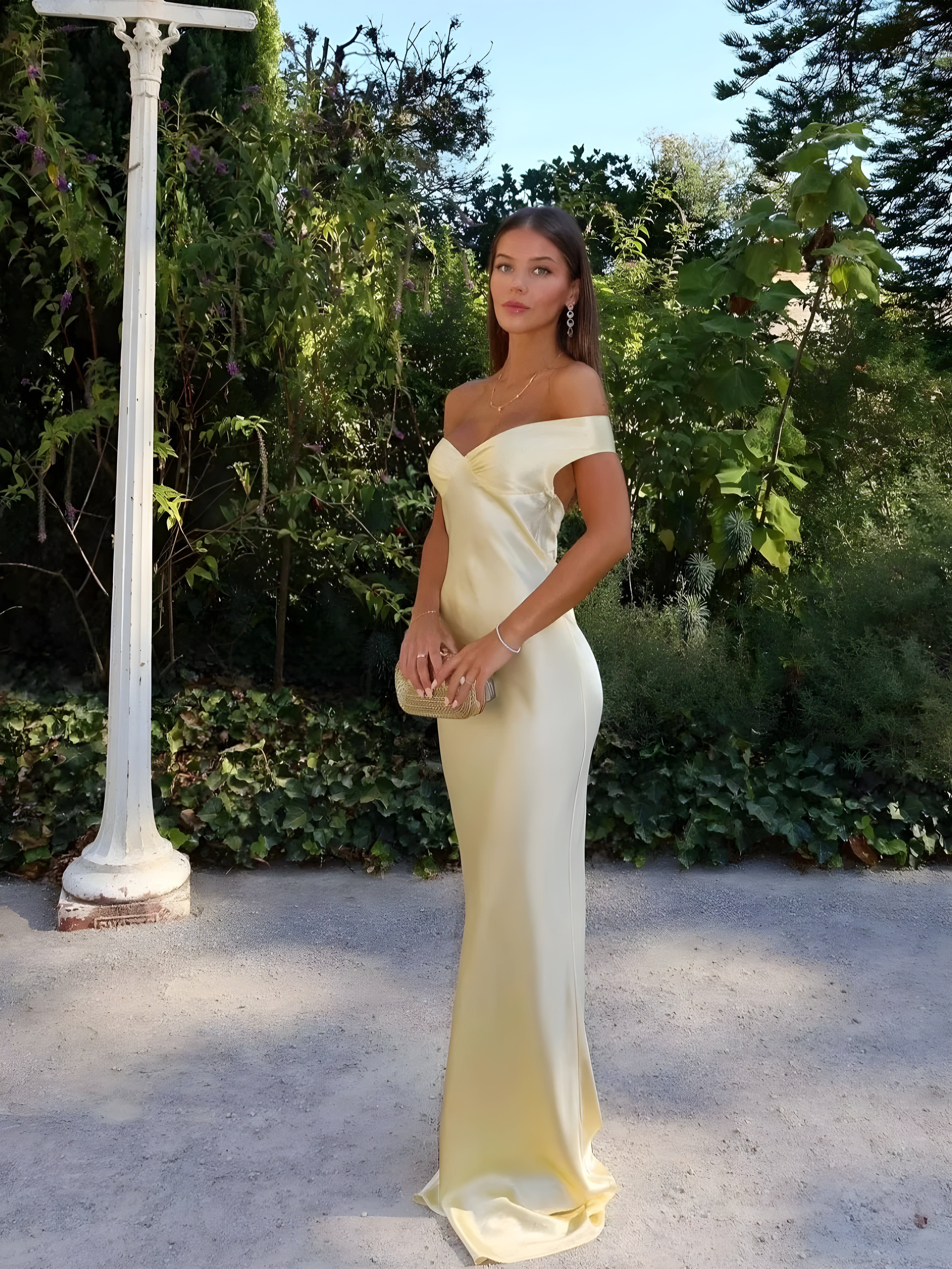 Women’s Maxi Dress with Off-Shoulder Neckline and Fitted Upper