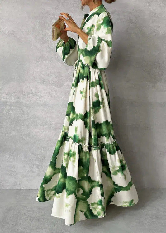 Elegant dress with V-neck and long sleeves