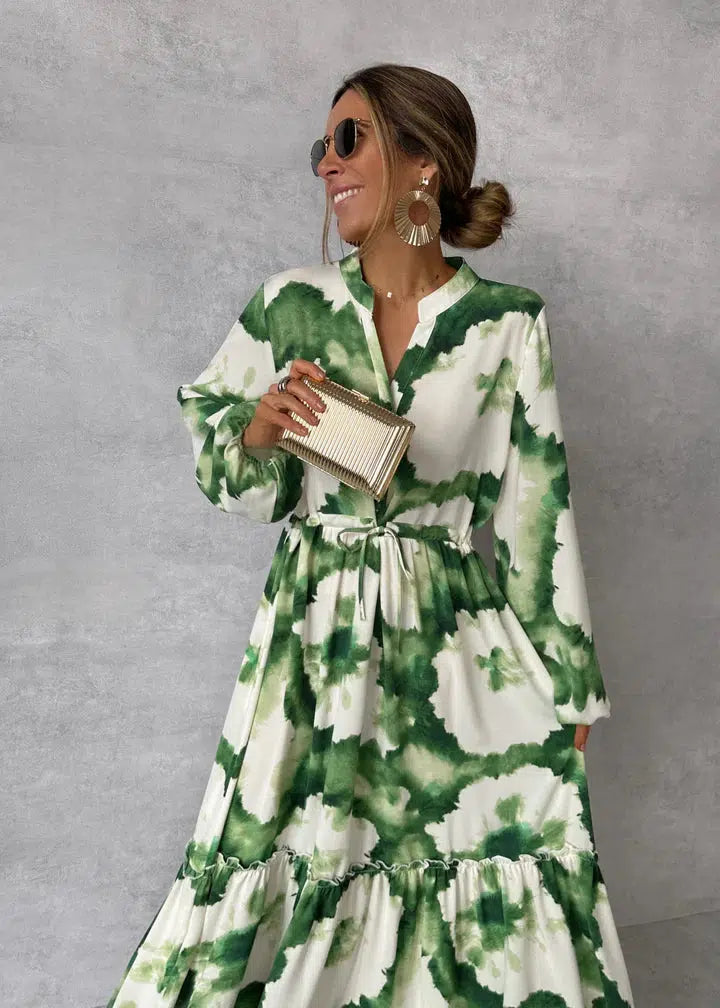 Elegant dress with V-neck and long sleeves