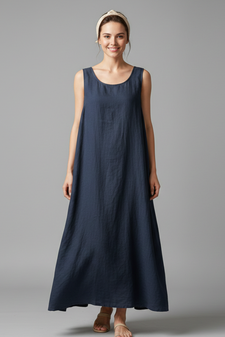 Women’s Dress with Round Neckline and Side Pockets