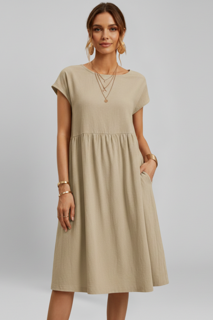 Women’s Dress with Round Neckline and Side Pockets