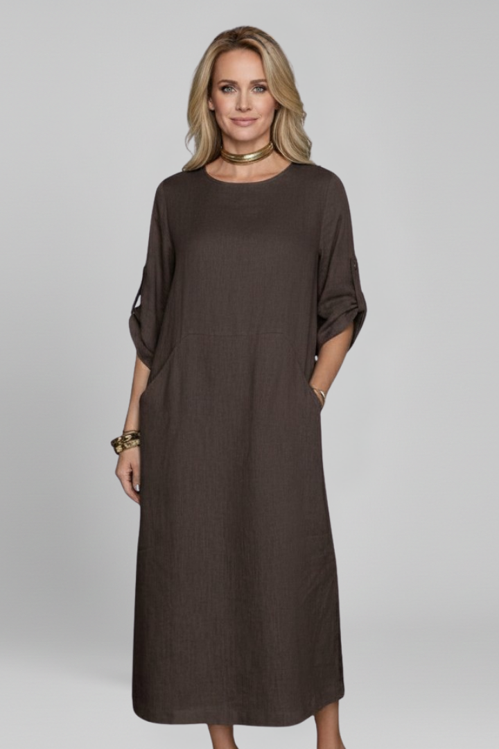 Women’s Dress with Round Neckline and Side Pockets