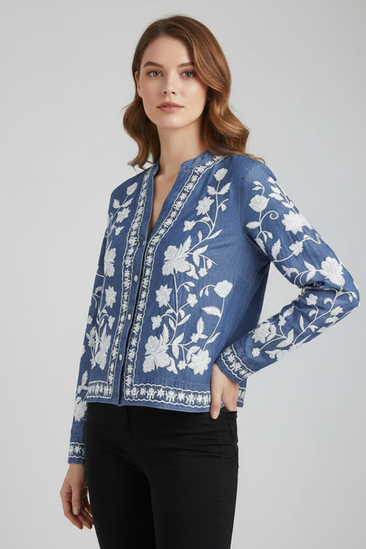 Women’s Embroidered Blouse with Floral Pattern and Long Sleeves