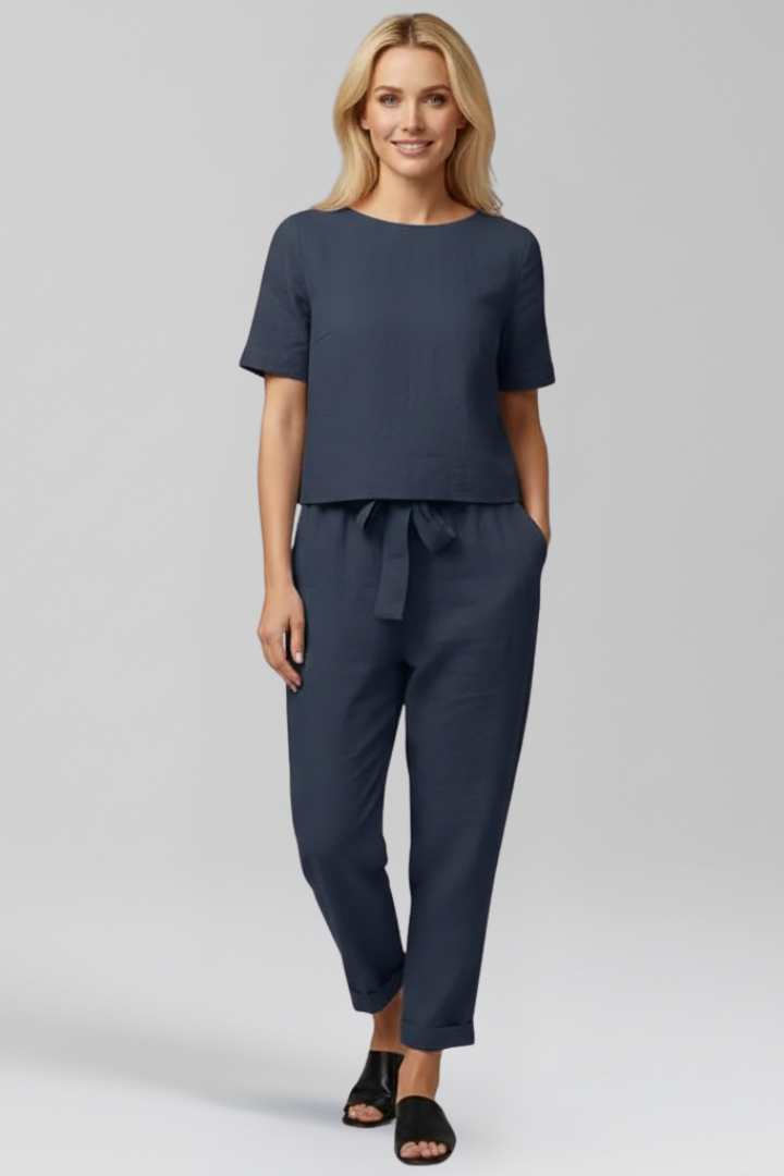 Women’s Jumpsuit with Round Neckline and Side Pockets