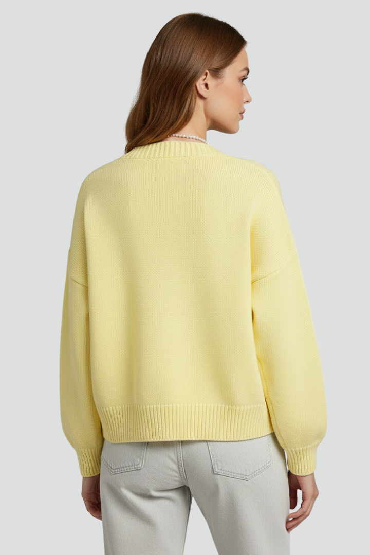 Women’s Knit Cardigan with V-Neckline and Button-Front Design