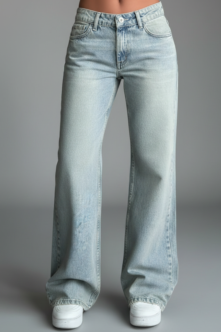 Women’s Low-Waist Jeans with Button Fastening and Straight Legs