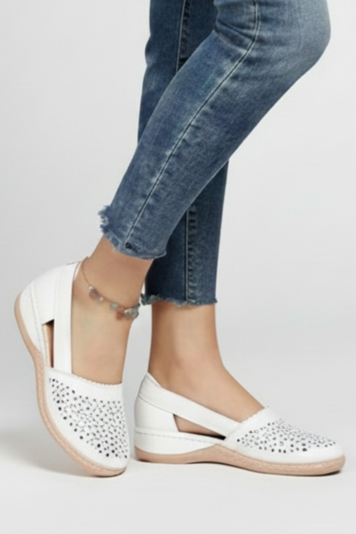 Women’s Shoes with Cutout Design and Firm Base
