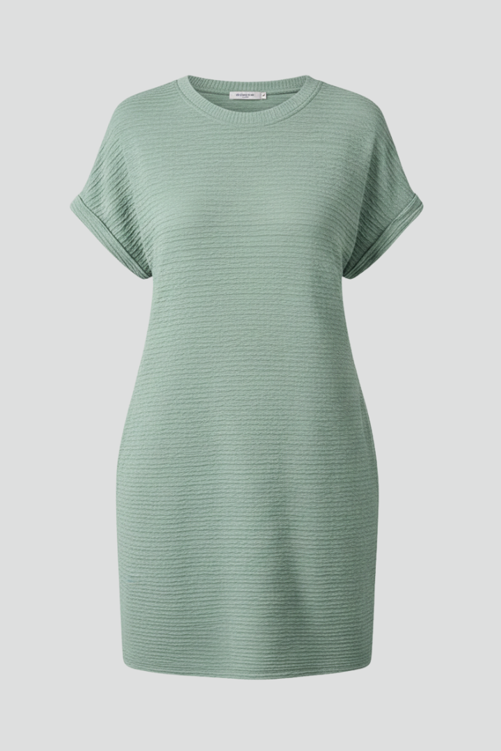 Women’s Short Dress with Round Neckline and Pockets