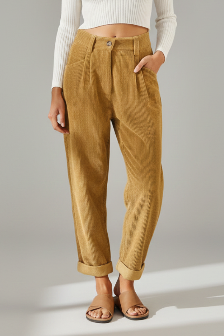 Women’s Trousers with Ribbed Surface and Pockets